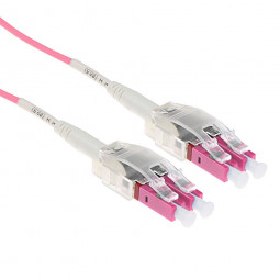 ACT Multimode 50/125 OM4 Polarity Twist fiber cable with LC connectors 5m Pink